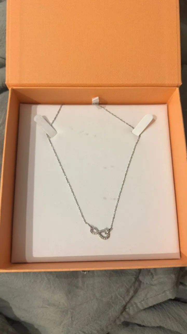 Colar Swarovski Infinito Original Prateado com Cristais | Excelente Estado - Foto 2
