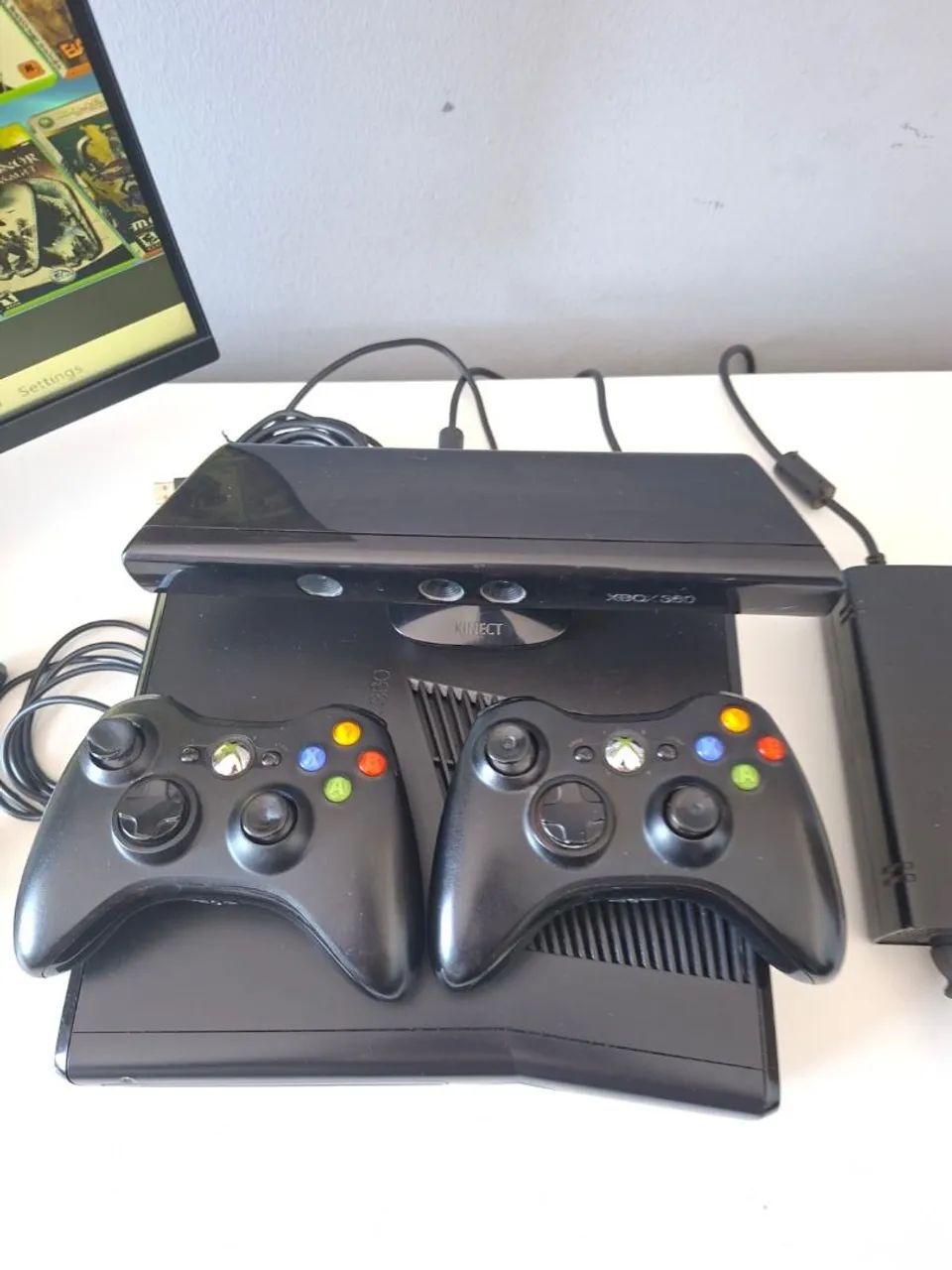 Xbox 360 completo 2 controles originais e Kinect +100 jogos - Foto 2