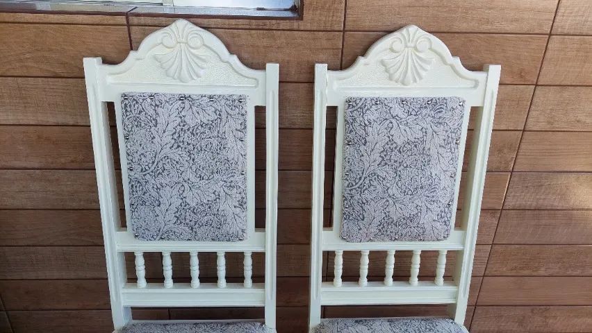 Par de Cadeiras Off-white/Bege Provençais Clássicas em Madeira com Estofado Floral - Foto 3