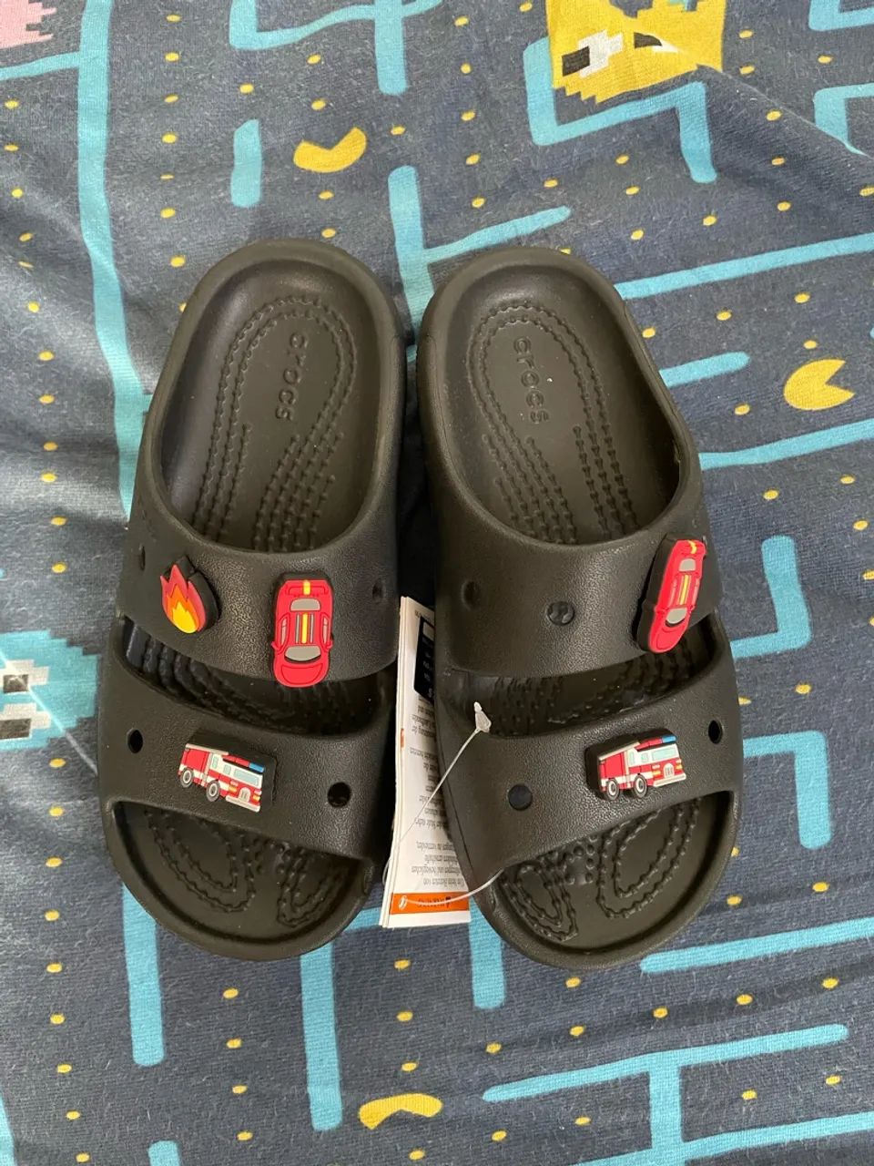 Crocs Infantil C12 (30) Com Jibbitz - Foto 4