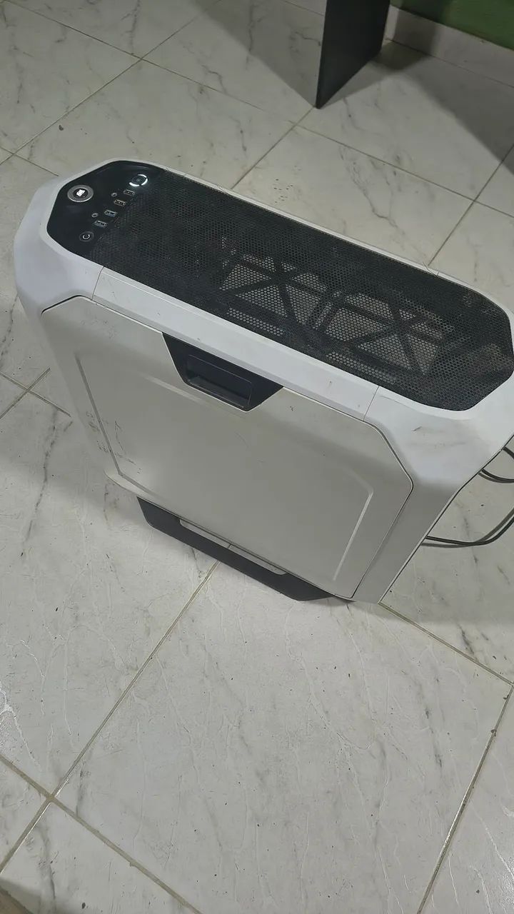  Graphite Series 780T (versão branca) Full-Tower 