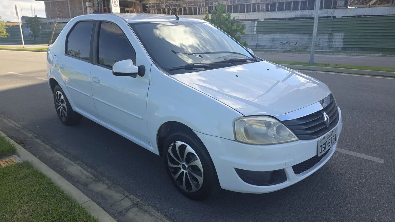 Renault Logan Expression Hi-flex 1.6 8V 4P 2013 - Foto 2