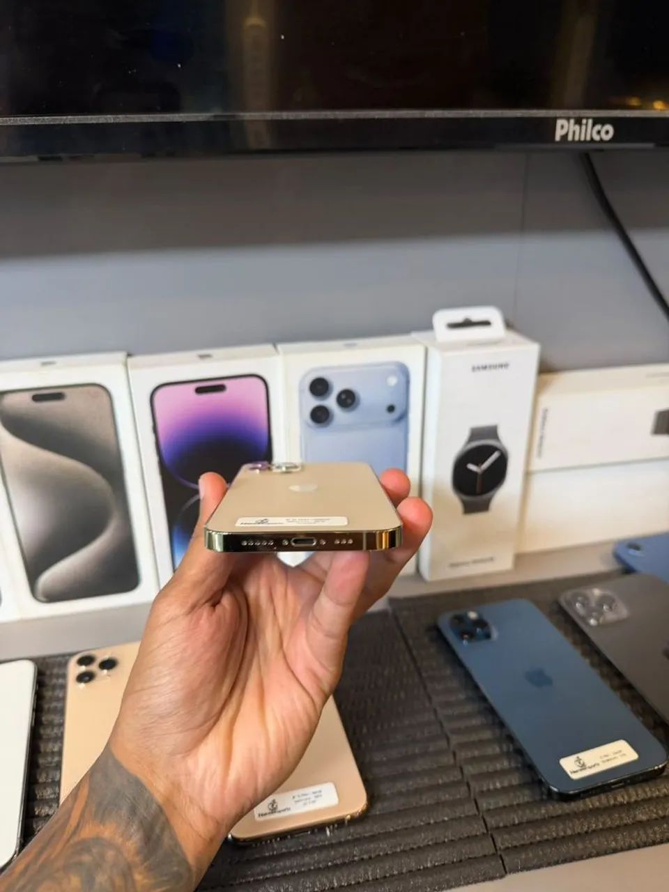 IPHONE 12 PRO 256GB<br>R$ 2.050 - Foto 4