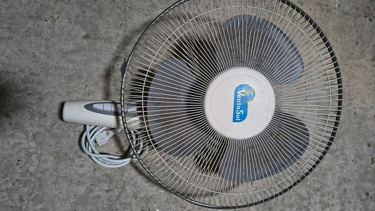 Ventilador 110 volts funcionando normalmente sem base 