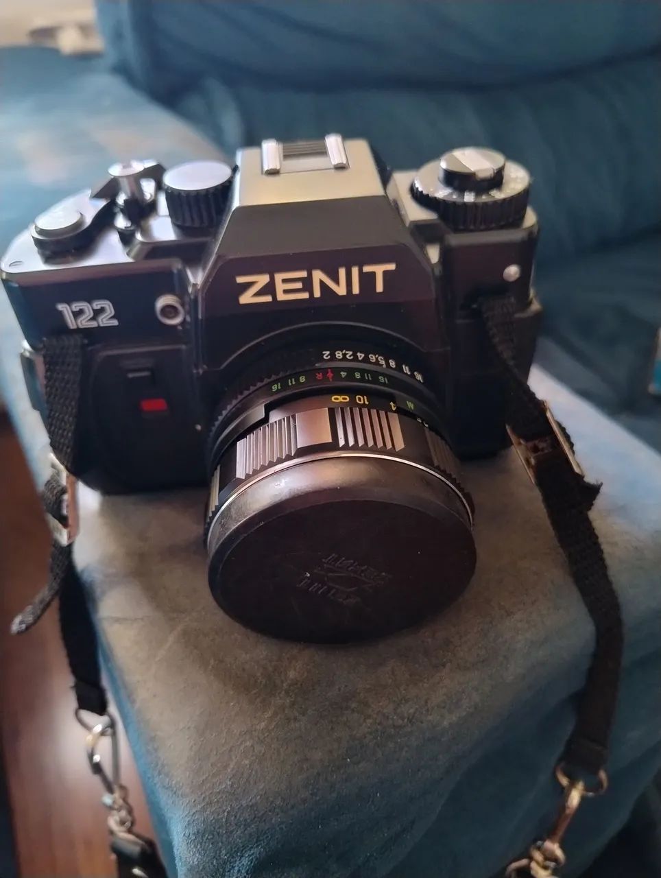 Câmera Zenit com flash Tron