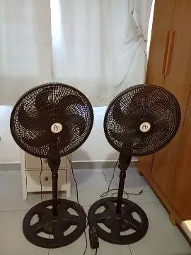 Vendo 2 ventiladores de coluna