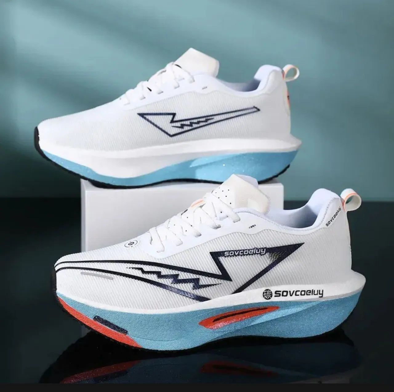 Tênis é um modelo de corrida da marca Sovcoeluy - Foto 2