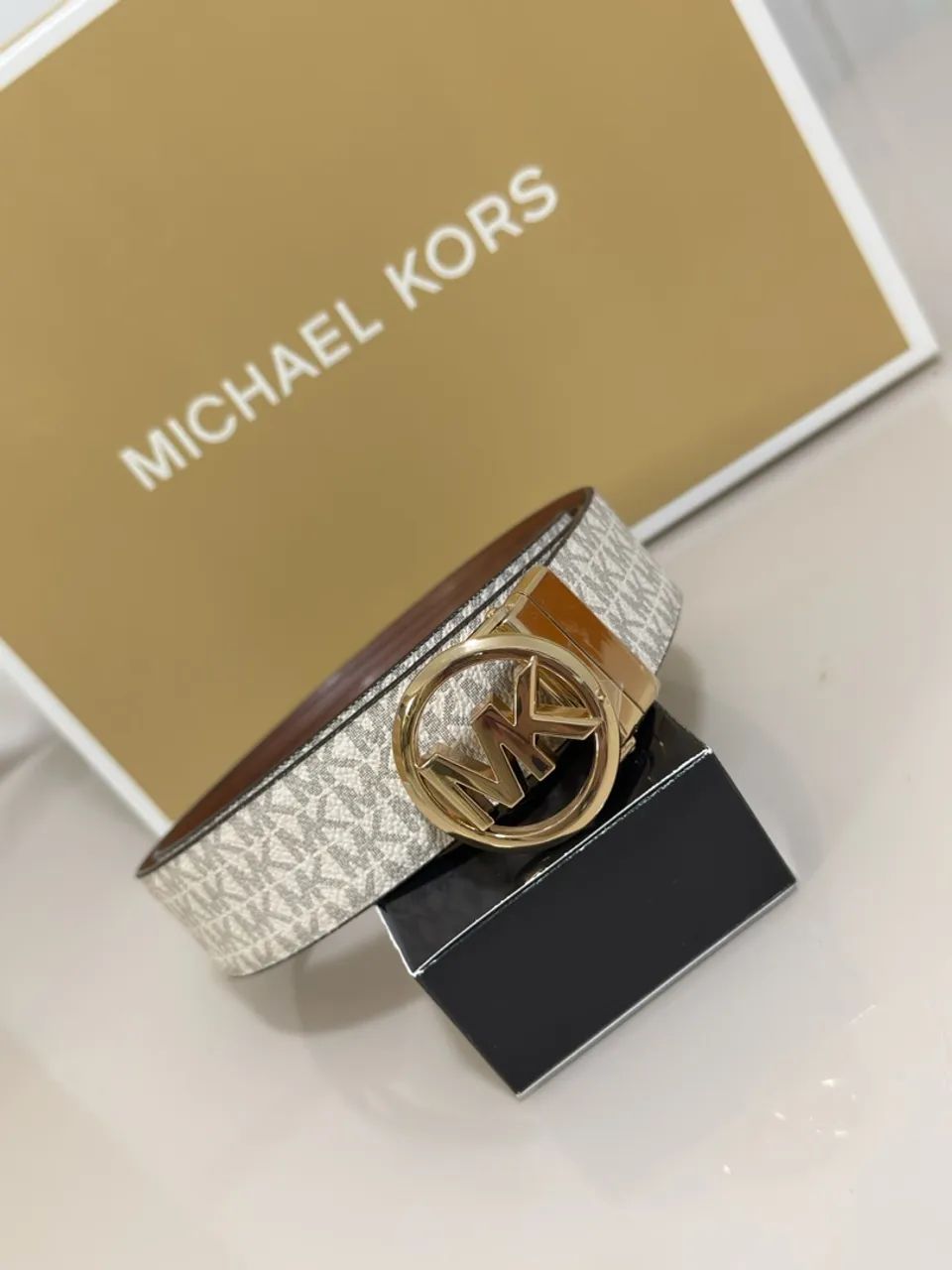 Kit Michael Kors com Bolsa,  carteira e cinto!  - Foto 4