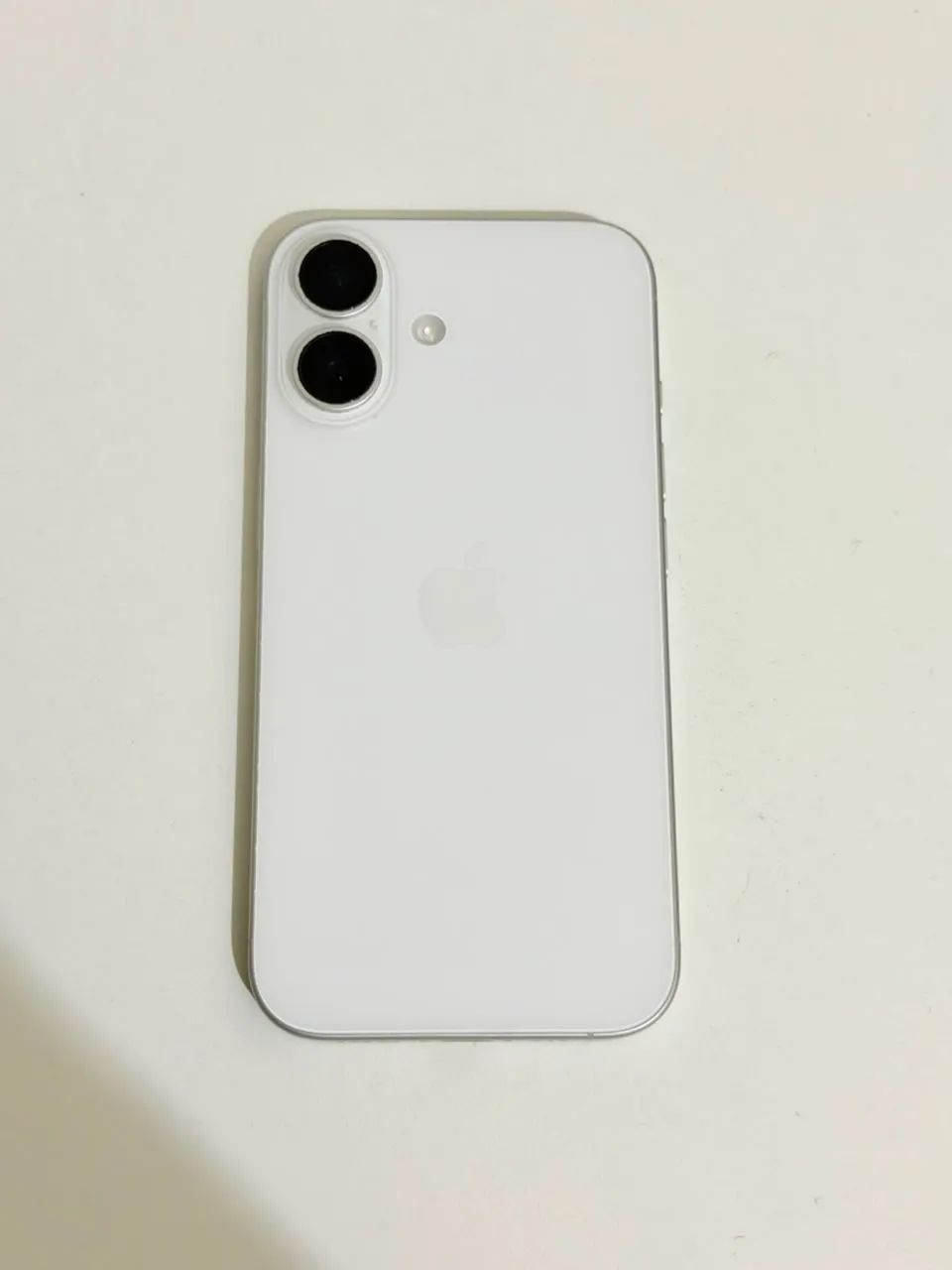 iPhone 16 branco - Foto 2