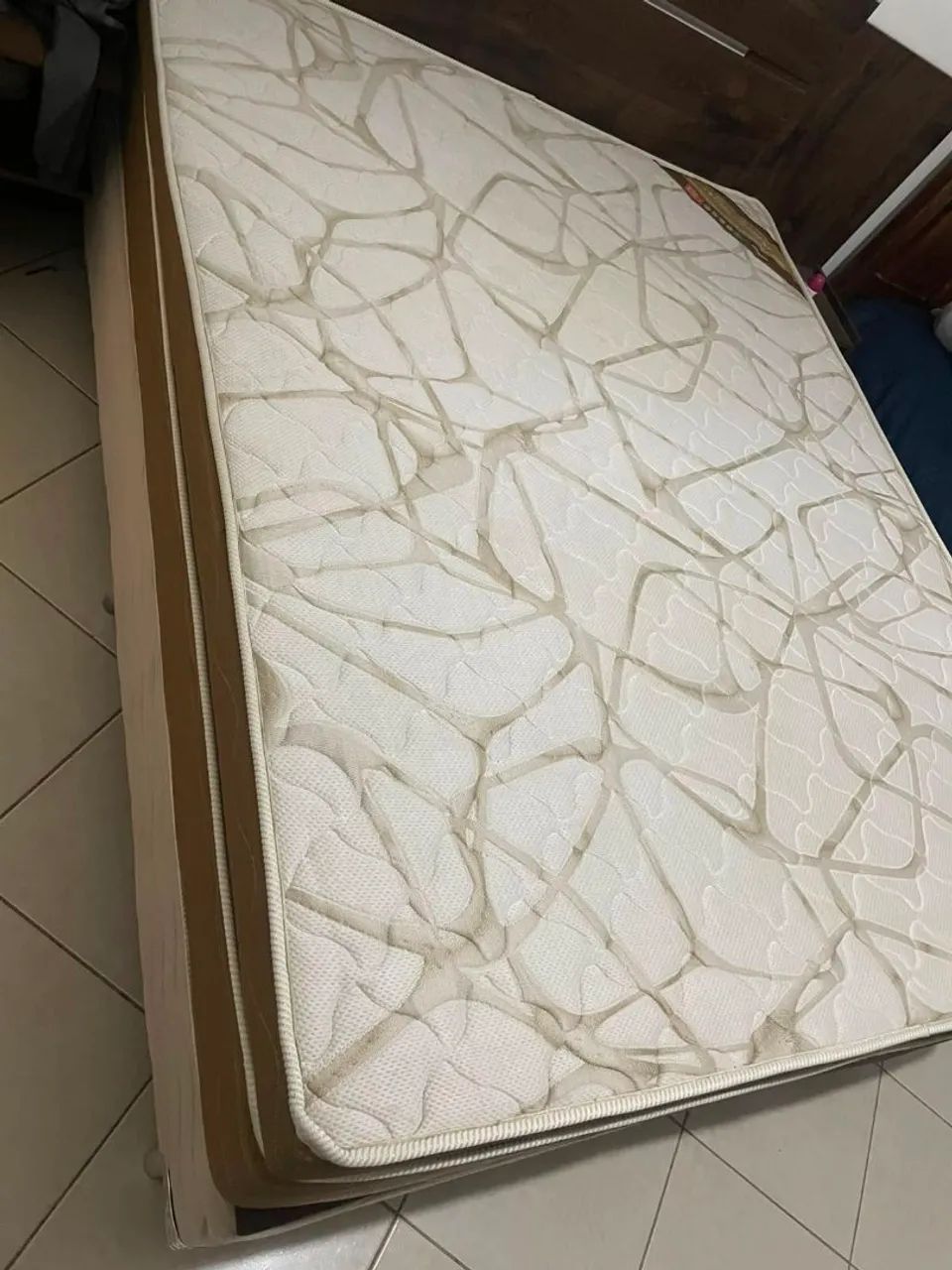 Cama Box Queen 