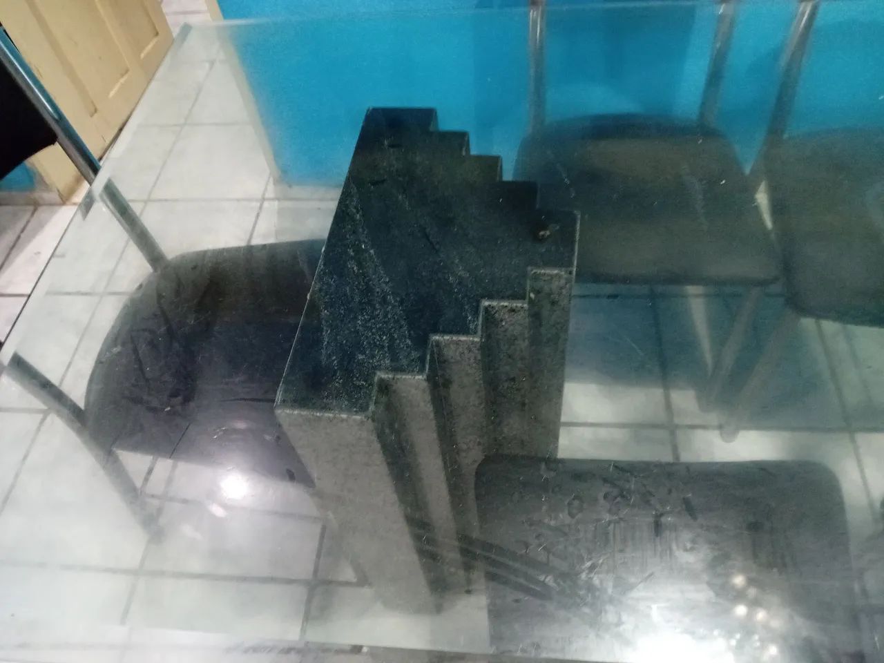 VENSE SE MESA DE JANTAR 2,300mil semi nova ainda  - Foto 2