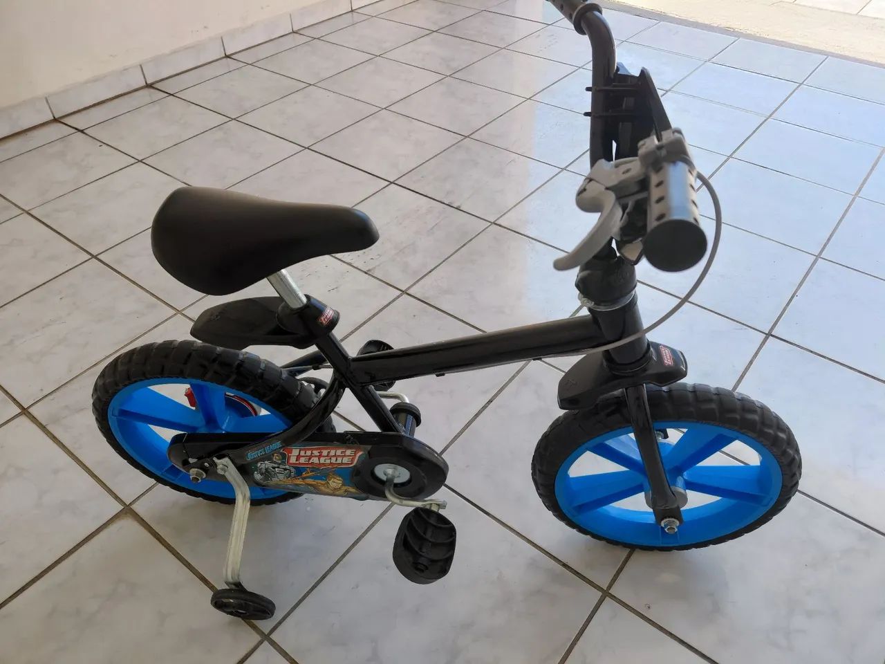 Bicicleta  infantil  pequena  - Foto 2