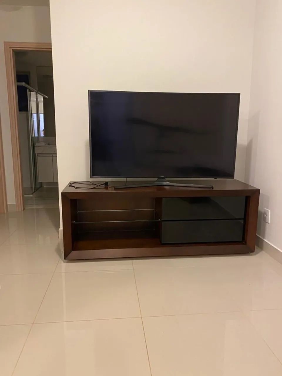 TV Stand436600457796014080