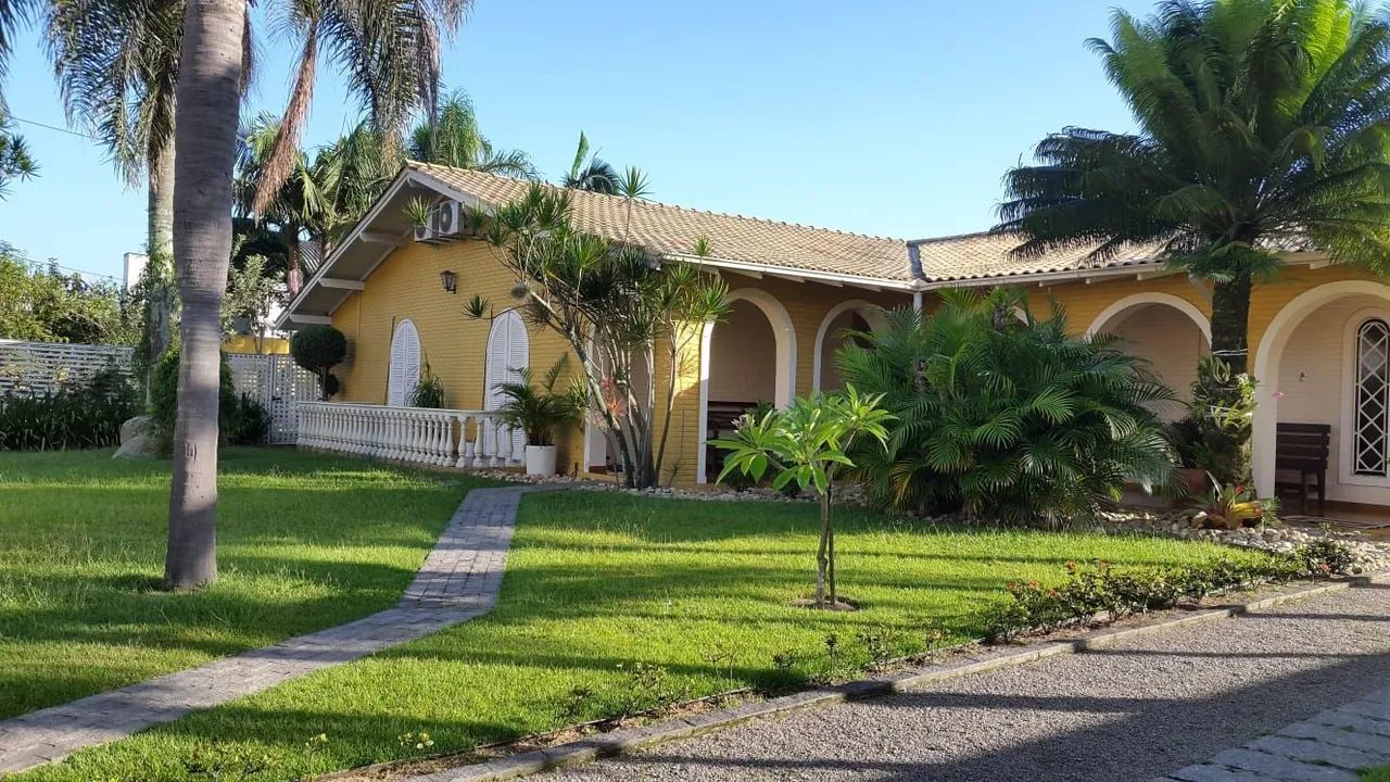 CASA ESTILO COLONIAL EM TUBARÃO/SC