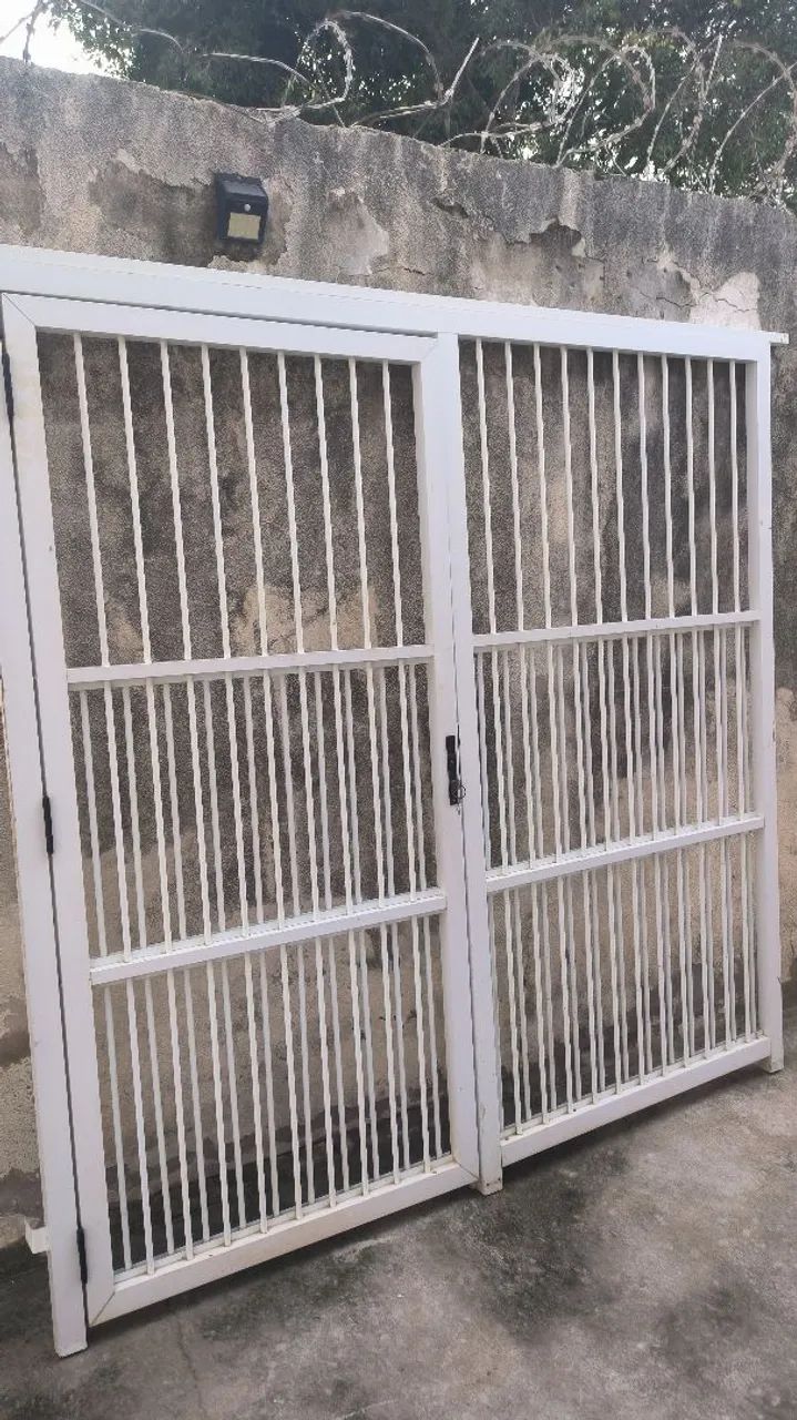 White Aluminum Gate