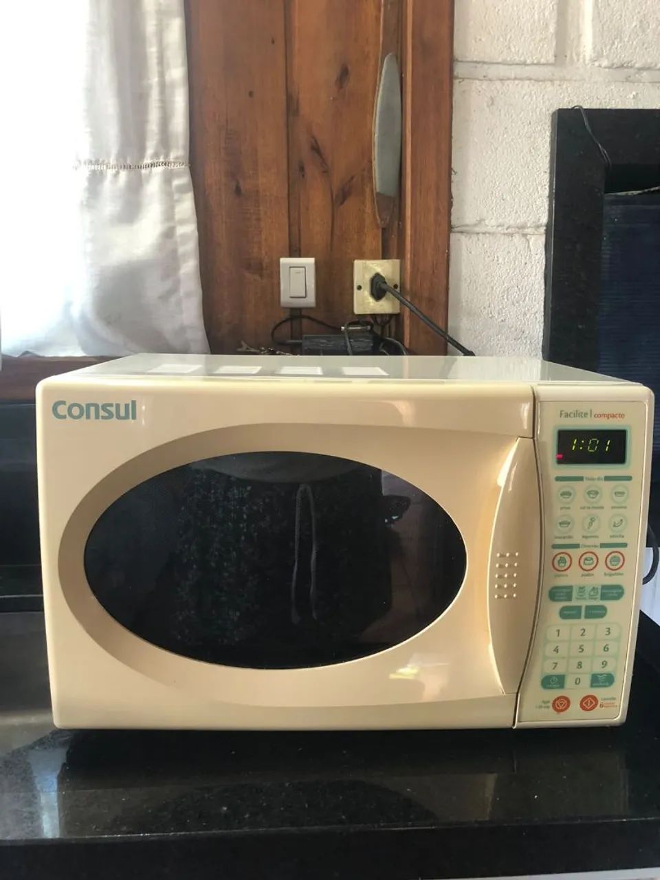 Micro-ondas  consul funcionando perfeitamente  bem novinho