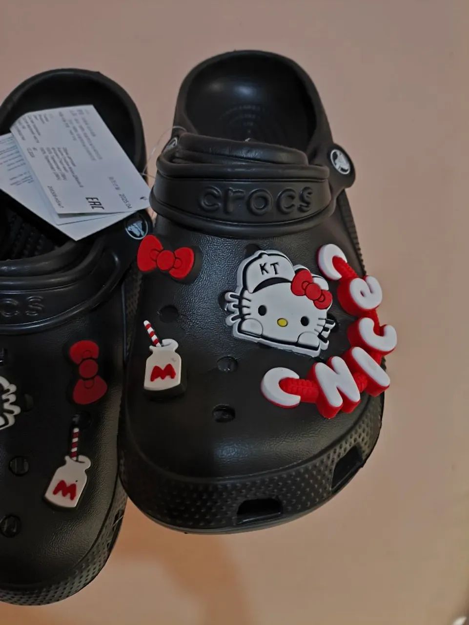 Crocs Hello Kitty preto 39/40 edição limitada - Foto 4