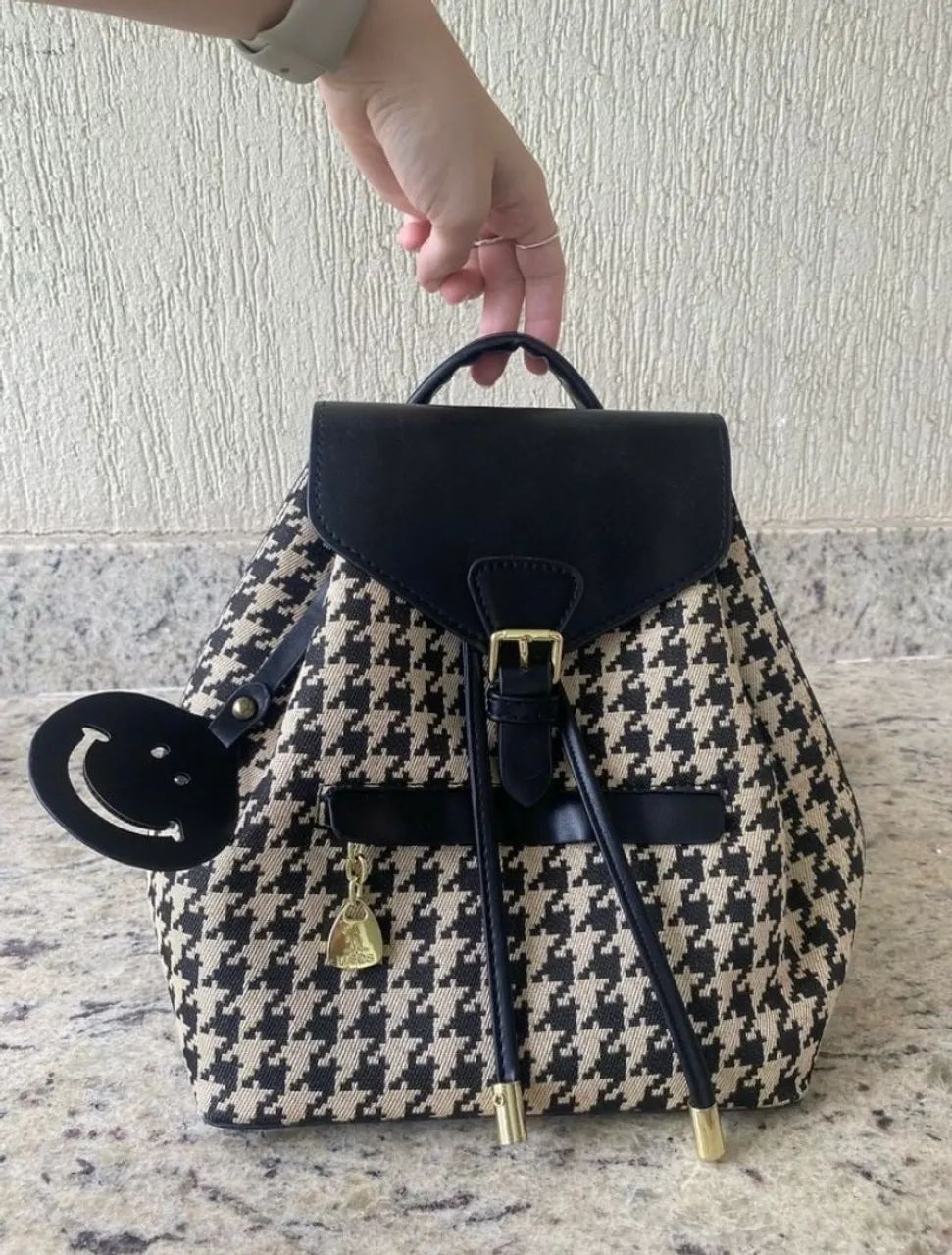 mochilinha estampada pegada vintage