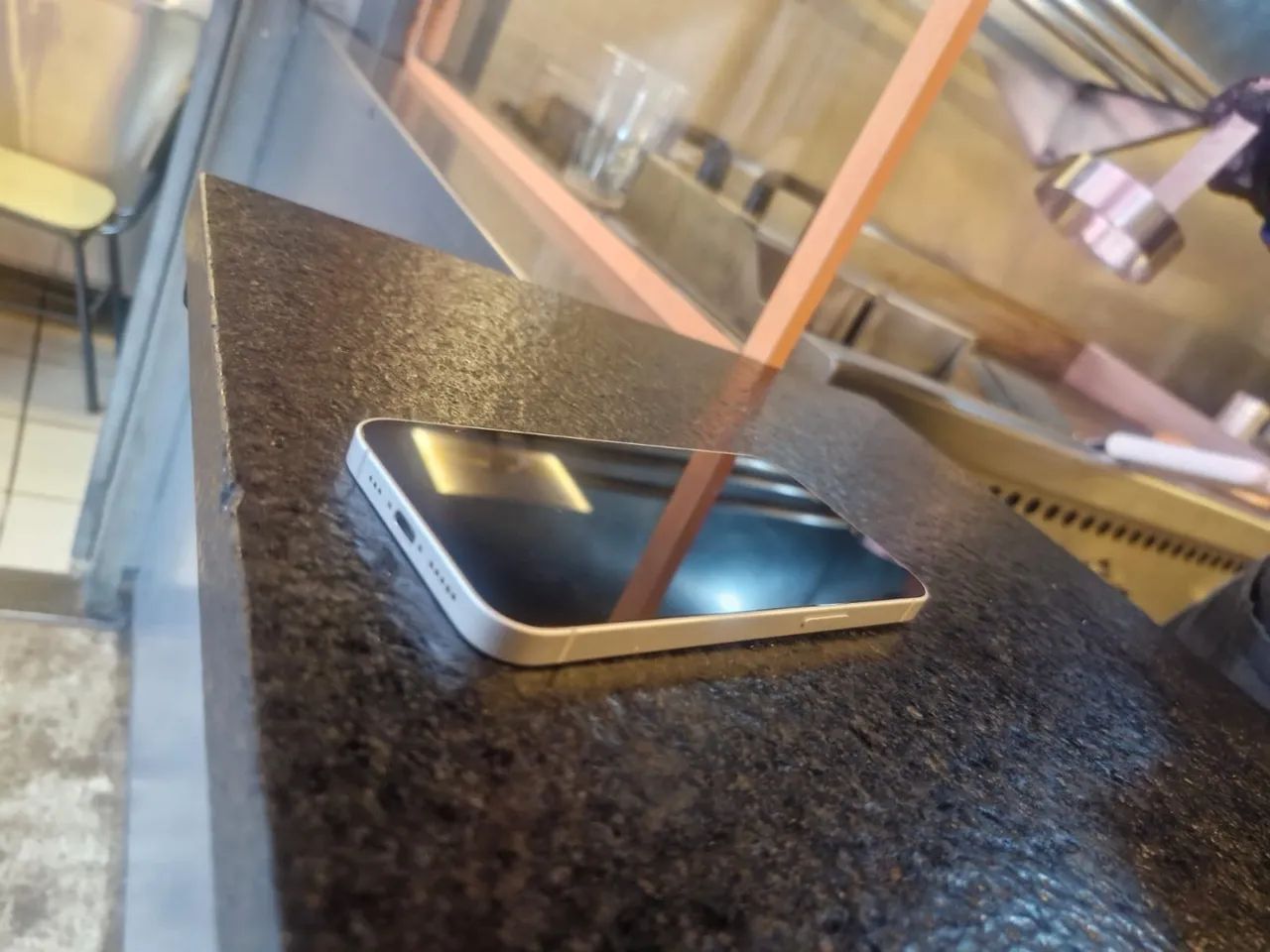 iPhone 16e zero - Foto 4