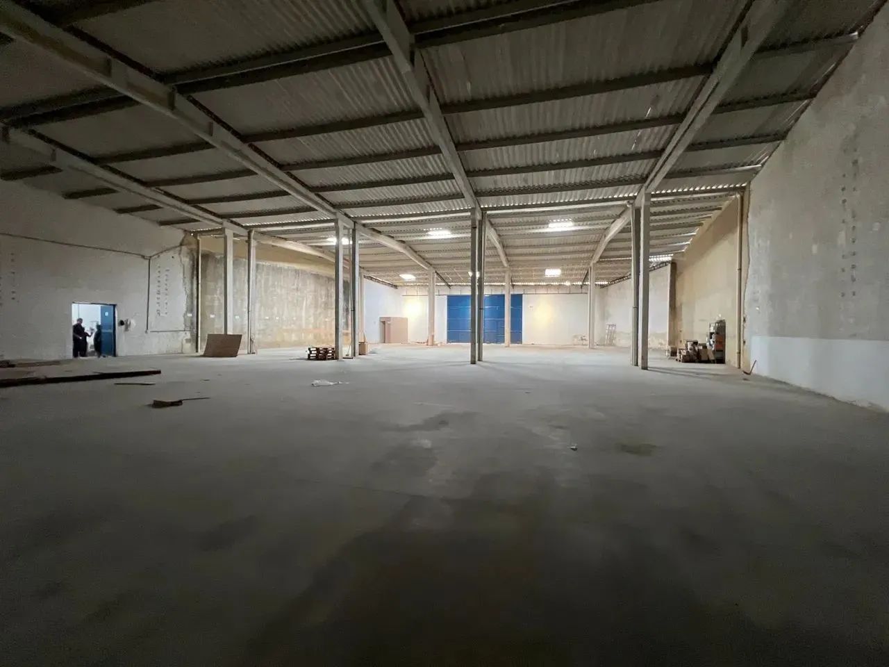 Galpão à Beira da BR-101  900 m² para Grandes Operações