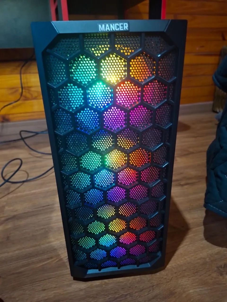 Pc Gamer com Monitor, Mouse RGB e MousePad Grande - Foto 2