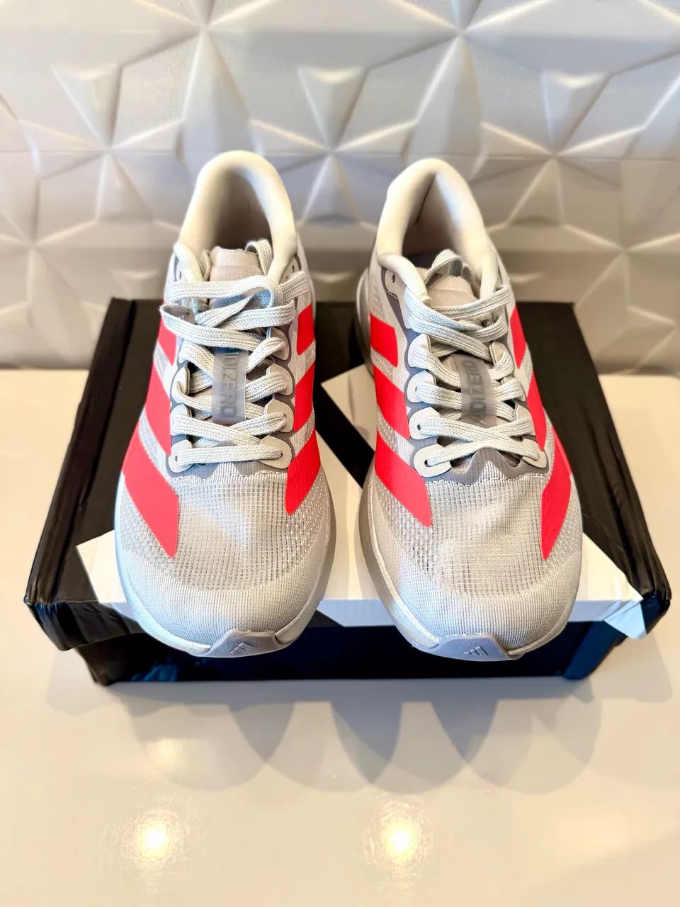 Adidas Adzero Evo SL Cinza e Vermelho - Tamanho 38 - Foto 2