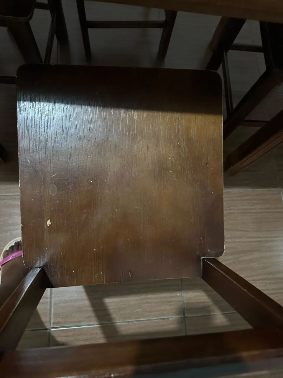 Mesa de madeira com 4 cadeiras  - Foto 4