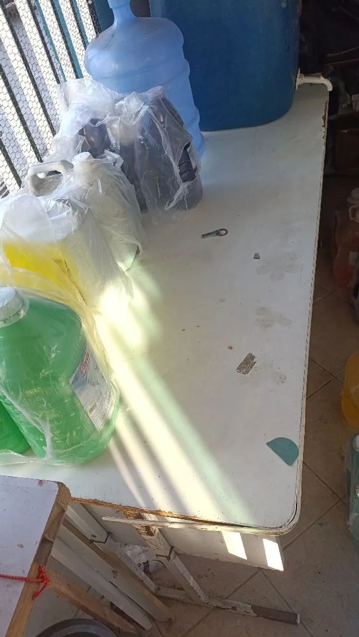Mesa de Escritório  em MDF com Estrutura de Aço - Usada - Foto 2