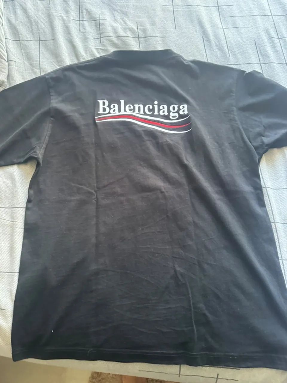 Camiseta Balenciaga - Foto 3