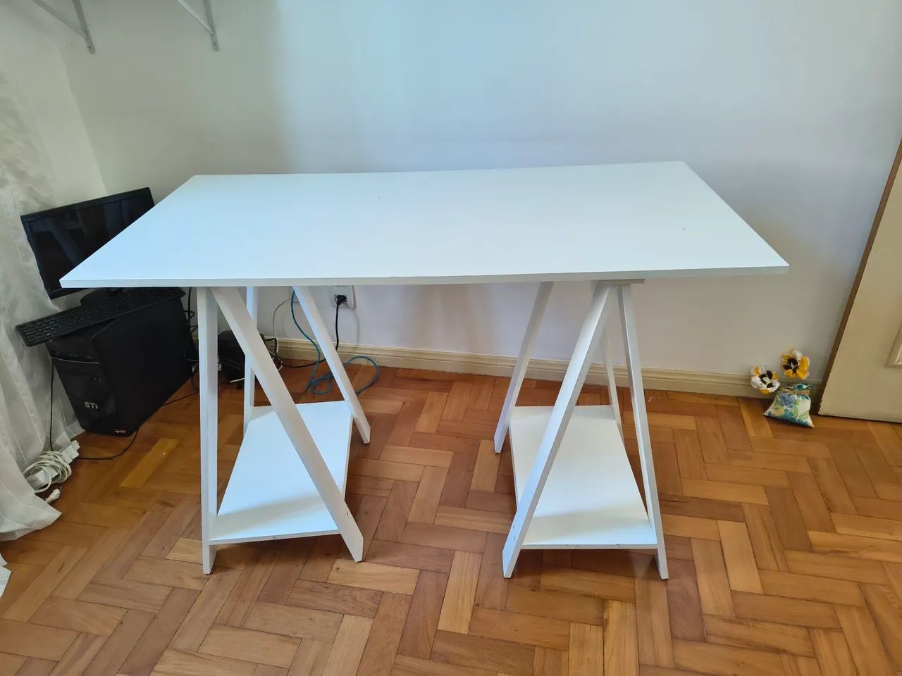 Mesa com cavalete novinha!!!! - Foto 3
