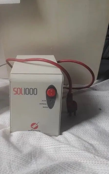 estabilizador de voltagem Microsol SOL1000. 