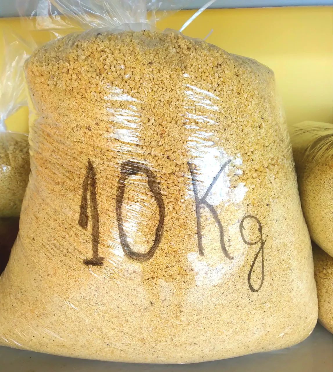 Farinha d?água amarela