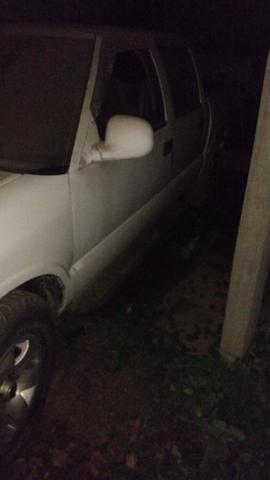 Vendo peça e camionete s10 - Foto 3