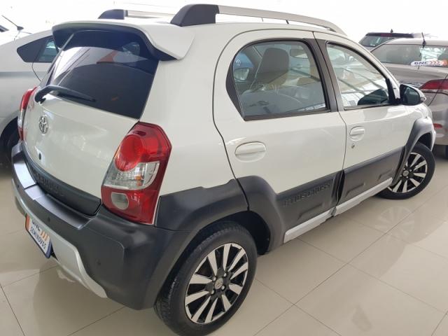 TOYOTA ETIOS CROSS 1.5 16V FLEX 4P MANUAL. - Foto 3