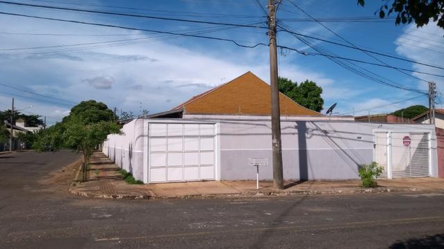 Casa com Piscina na Vila Jacy - oportunidade