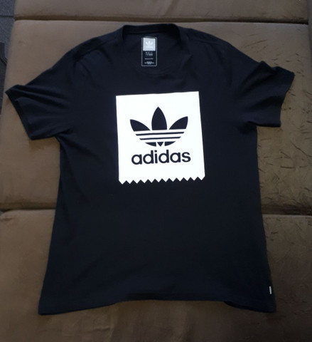 camiseta solid blackbird