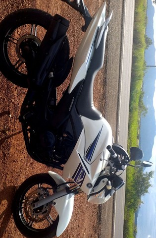 MOTO FAZER 250
