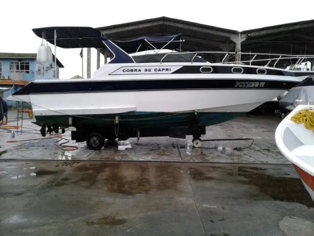 Lancha Cobra Capri 32 pés
