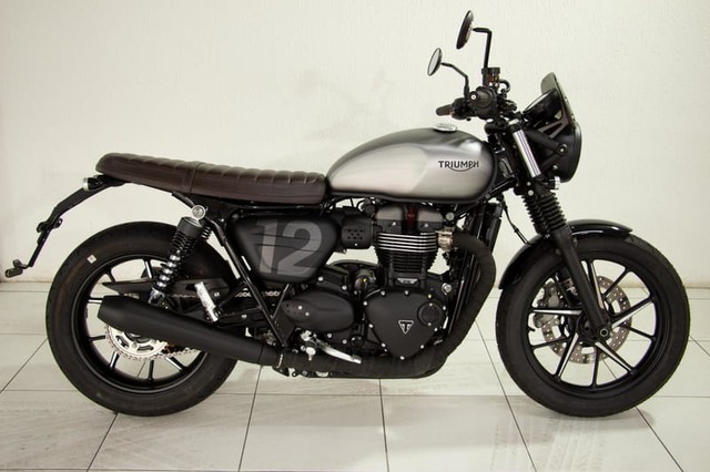 TRIUMPH STREET TWIN