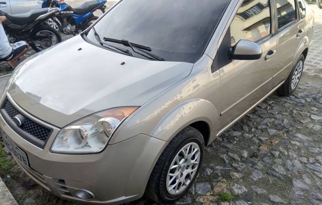 FORD FIESTA SEDÃ 2008