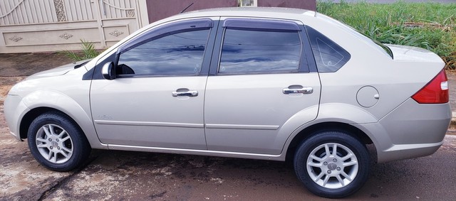 FIESTA SEDAN MUITO NOVO