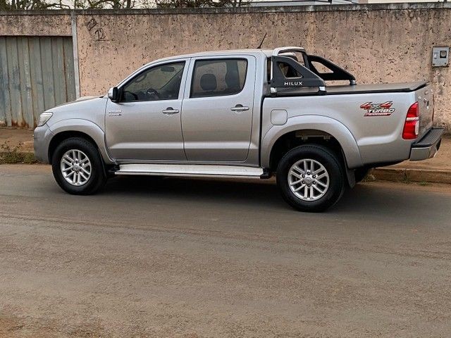 HILUX 3.0 AUT 2015 IMPECÁVEL