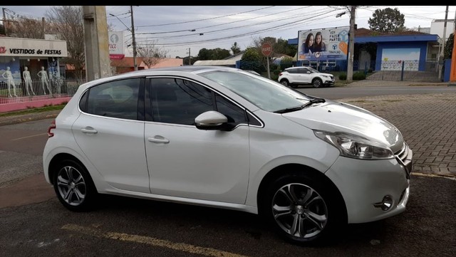 PEUGEOT 208 GRIFFE 1.6 2014