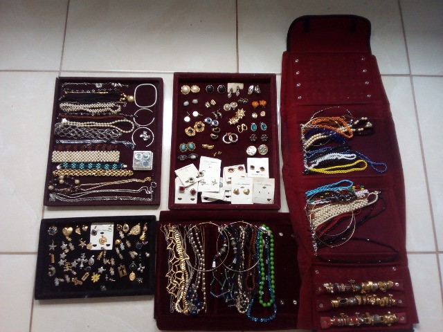 lote de bijouterias , ponta de estoque