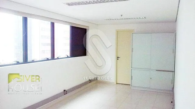 Sala para alugar no metrô São Judas
