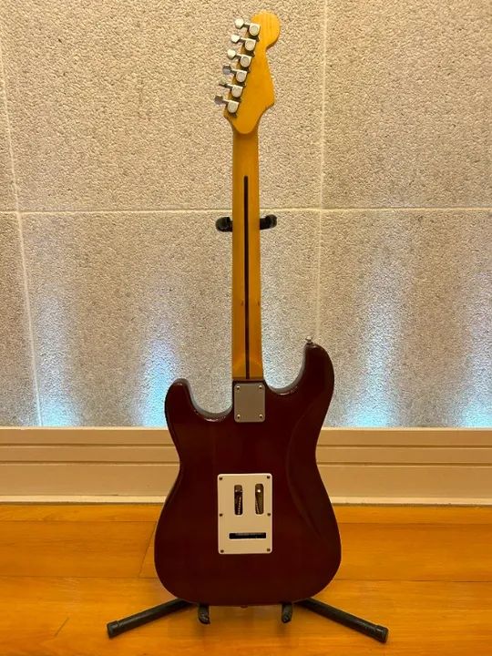Guitarra Stratocaster modelo Richie Sambora Logo Fender