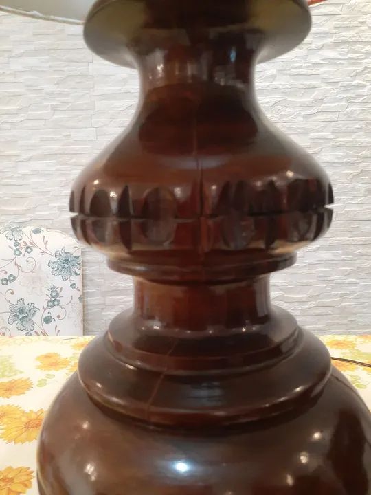 Abajur de madeira maciça  - Foto 2