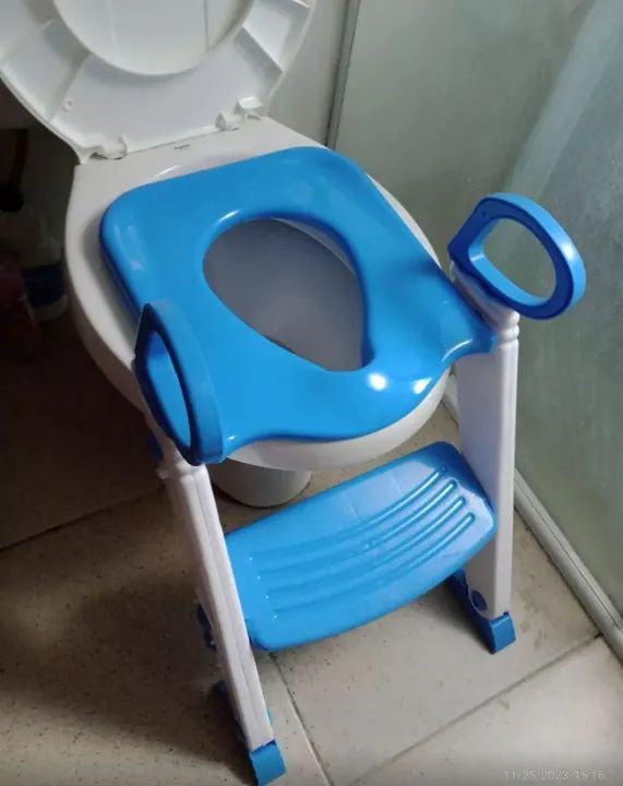 Troninho infantil assento redutor vaso sanitário  - Foto 4