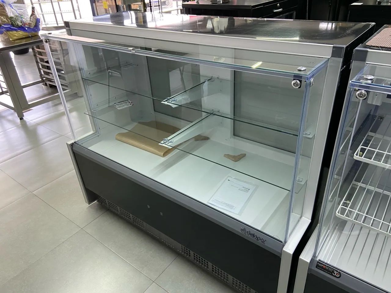 VITRINE NEUTRA AURORA 1,40M MPNA140R - GELOPAR