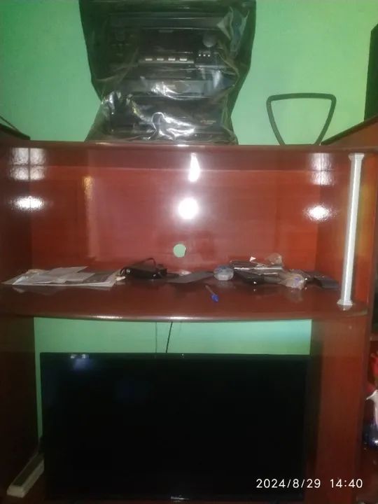 Estante Rack acabamento em Mogno Excelente - Foto 4